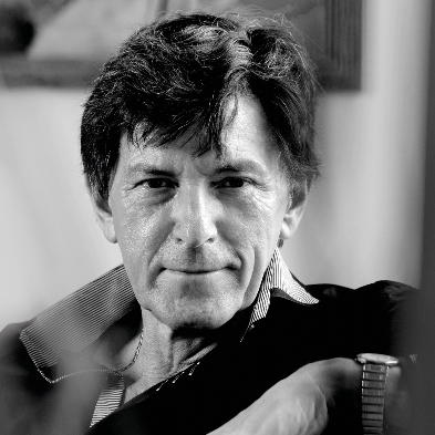 Dr Des Fernandes